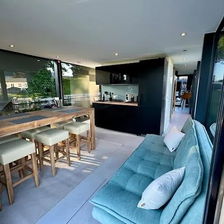 Wave-lounge, Exklusives Hausboot In