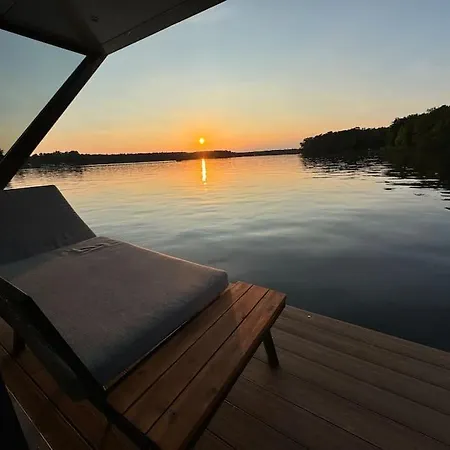 Wave-lounge, Exklusives Hausboot In